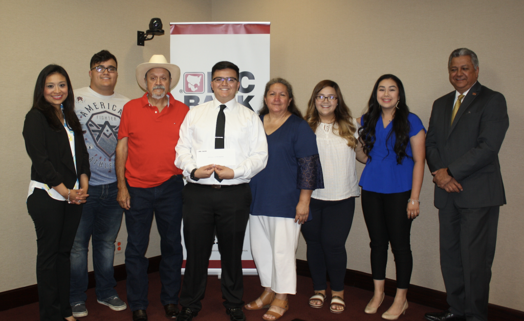 IBC BankEagle Pass Awards 4,000 in College Scholarships to Local