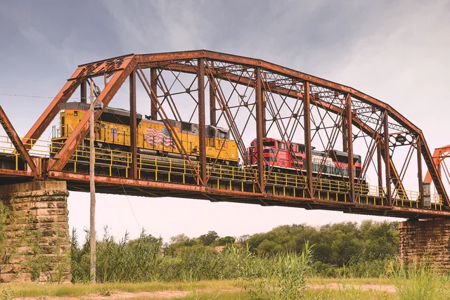 <a href="https://www.epbusinessjournal.com/2026/09/eagle-pass-may-become-key-player-in-battle-for-canada-mexico-rail-trade/" target="_blank">Eagle Pass May Become Key Player in Battle for Canada-Mexico Rail Trade</a>